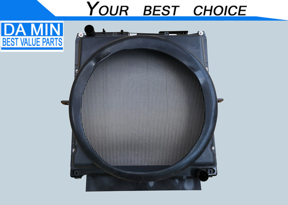 6UZ1 Isuzu Radiator 8974321060 Qingling 1301010-D15YR dla Giga VC61 aluminiowy rdzeń chłodzący i wentylator z tworzywa sztucznego